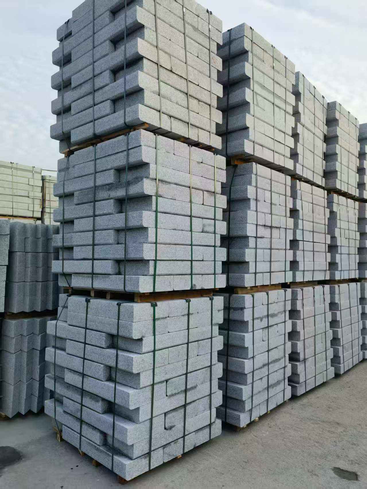 安阳 路沿石（路侧石），颜色一致，尺寸标准