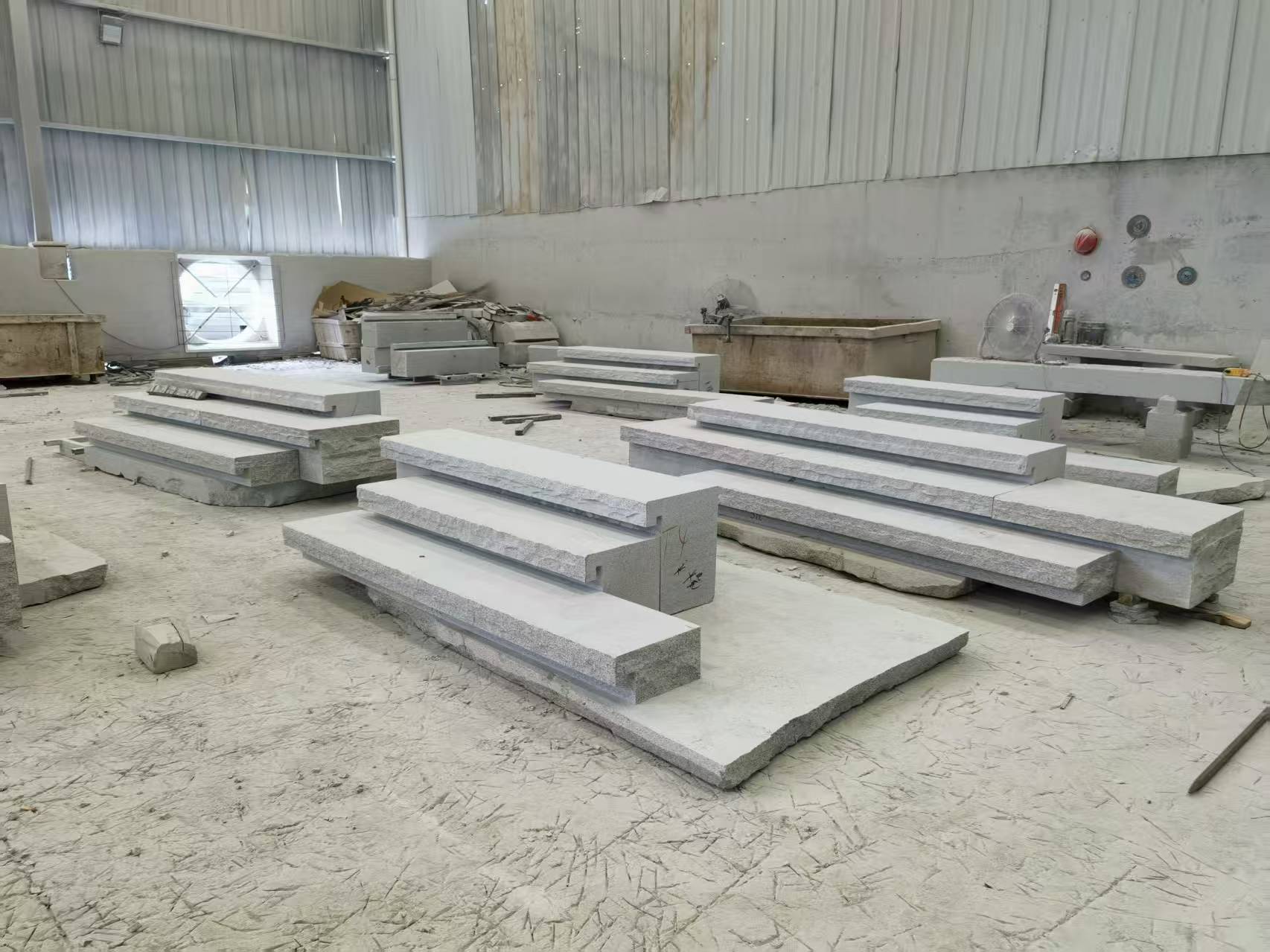 安阳 整石台阶（大面火烧+侧面自然面），出货前厂内拼装