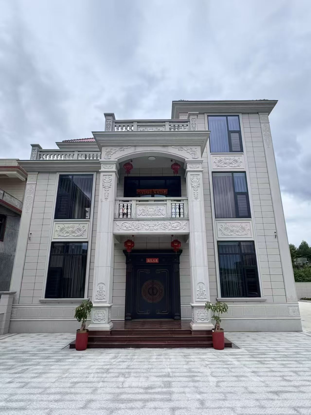 安阳 芝麻白石材别墅干挂案例展示