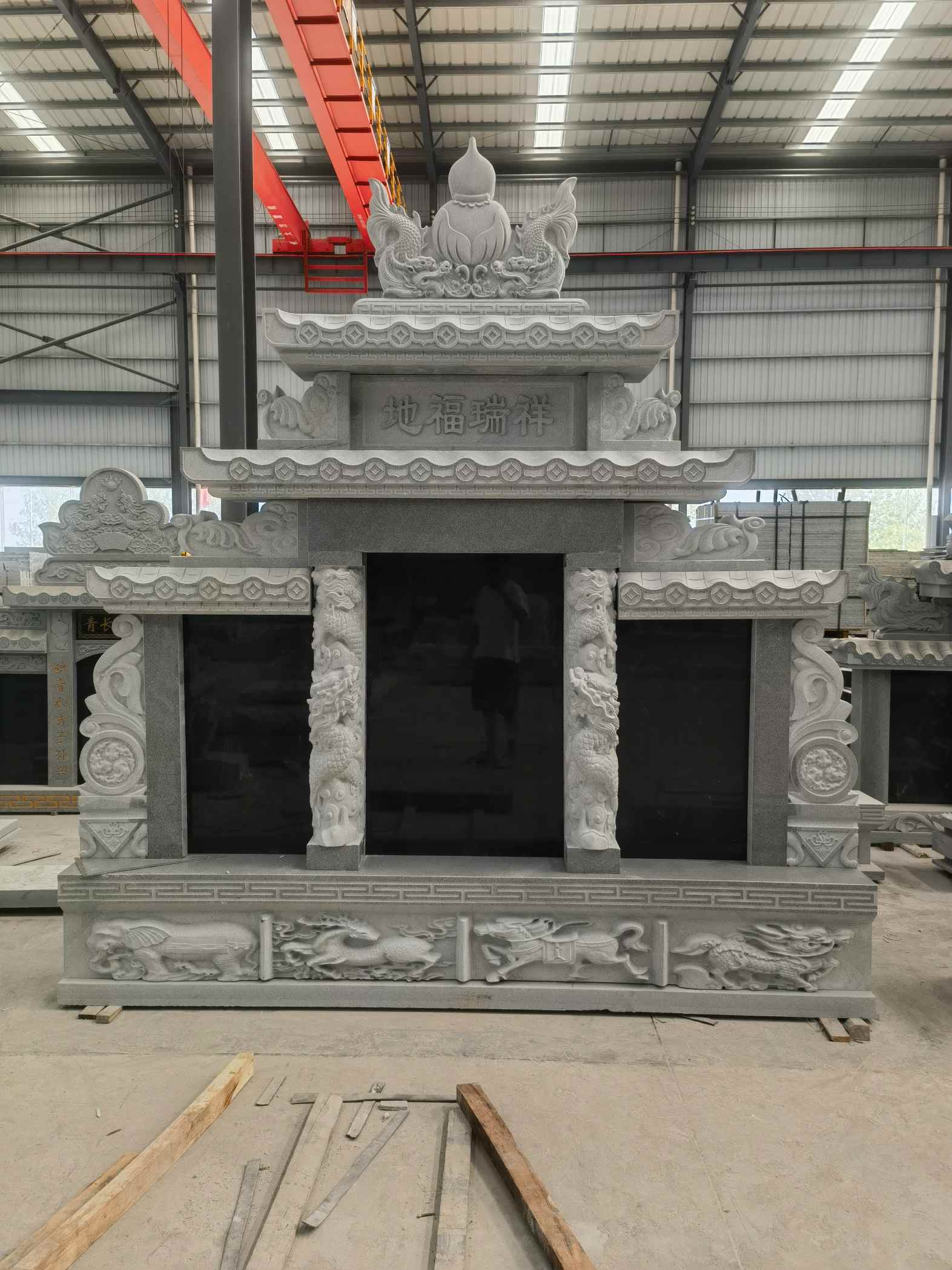 安阳 芝麻灰高档墓碑、土墓，一套也支持定做